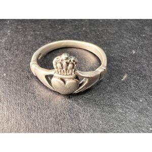 Vintage claddagh sterling silver ring size 6